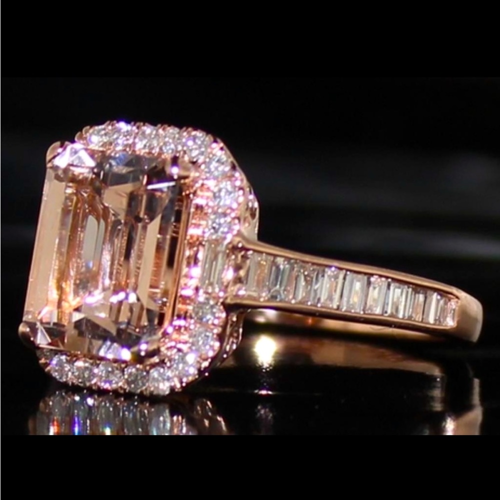14k Rose Gold 2.51 ct
Morganite & Diamond Ring